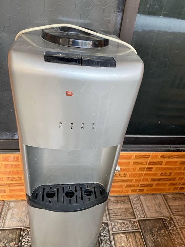 dawlance water dispenser con8/10 3