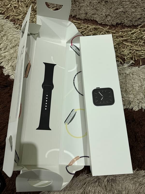 Apple watch Series 5 44mm 11