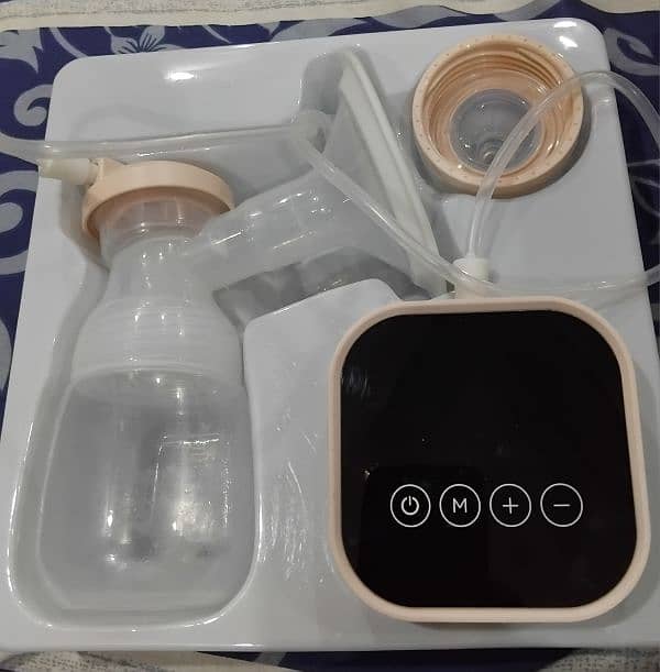 Accumax Breast Pump 3