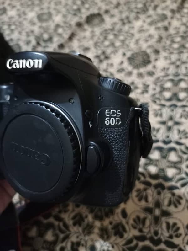 Canon 60D with 17-50mm lens Sigma 6