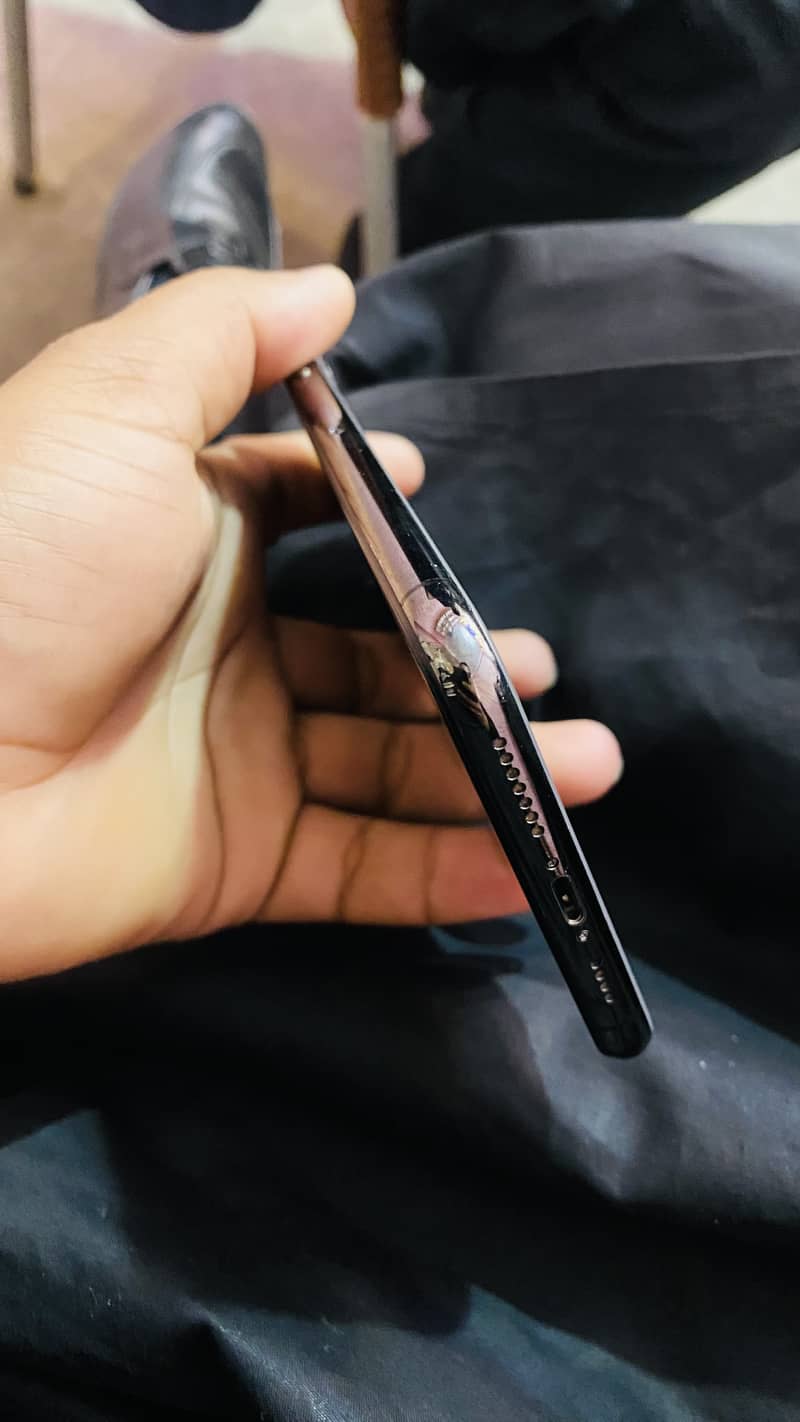 Apple iPhone 11 Pro Max 1