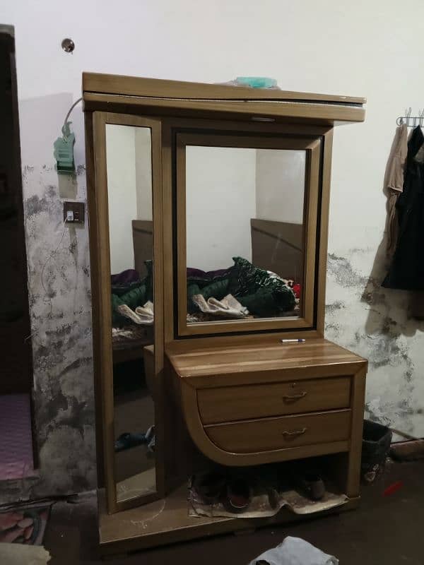 dressing table 0