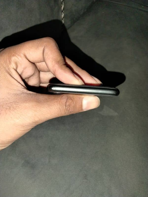 I am selling iphone 8 non pta 1