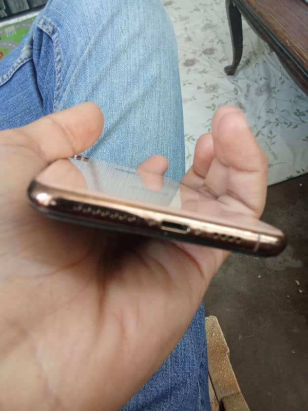 iphone xs max 64gb pta approved factory unlock no exchange only cash 4