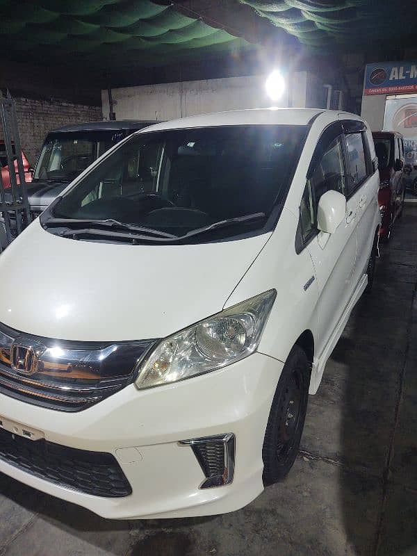 Honda Freed Spike 2015 8