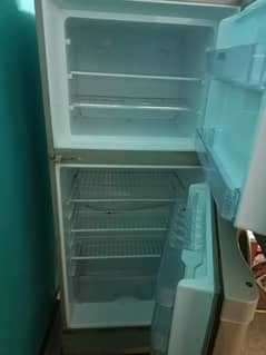 Dawalance Fridge two door ( Medium size)