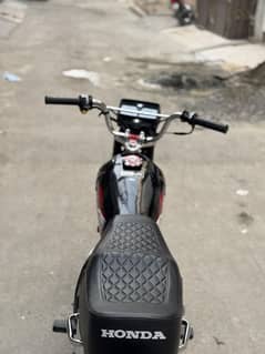 HONDA 125 BLACK COLOR