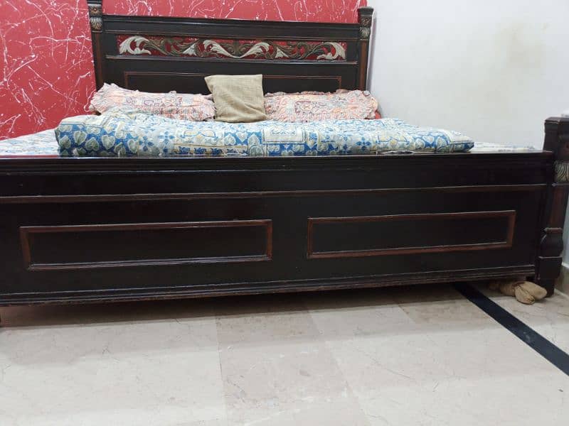 Brown clour wooden Queen size bed without matress 5