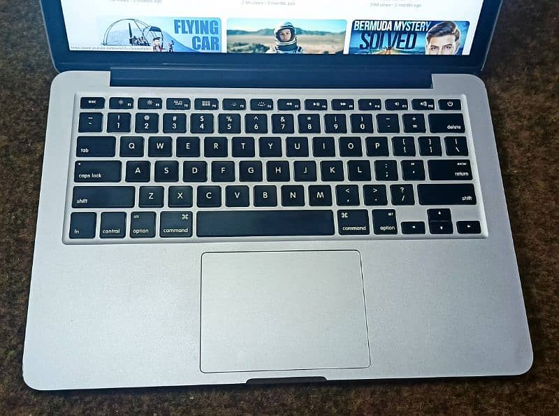 Macbook Pro 2015 13-inch 10/9 Condition 2