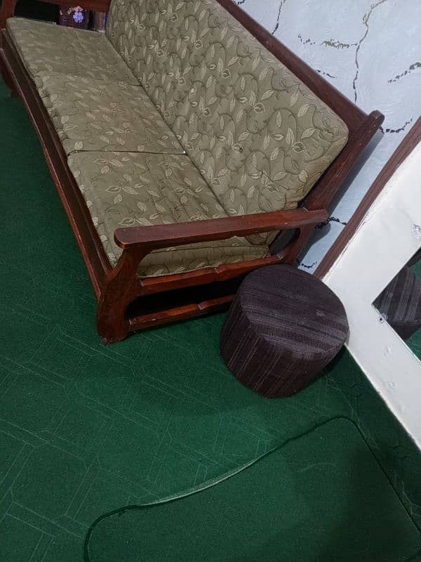 Old Style Sofa Set For Sale 2