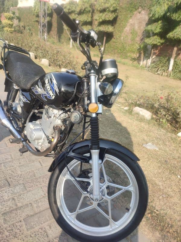 Suzuki GS 150 se 1