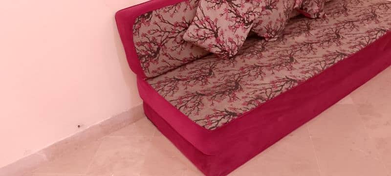 Sofa come Bed with cushions 2