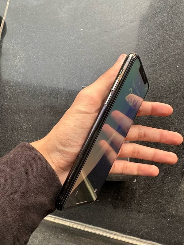 Iphone 11 Pro Max Pta Approved 4