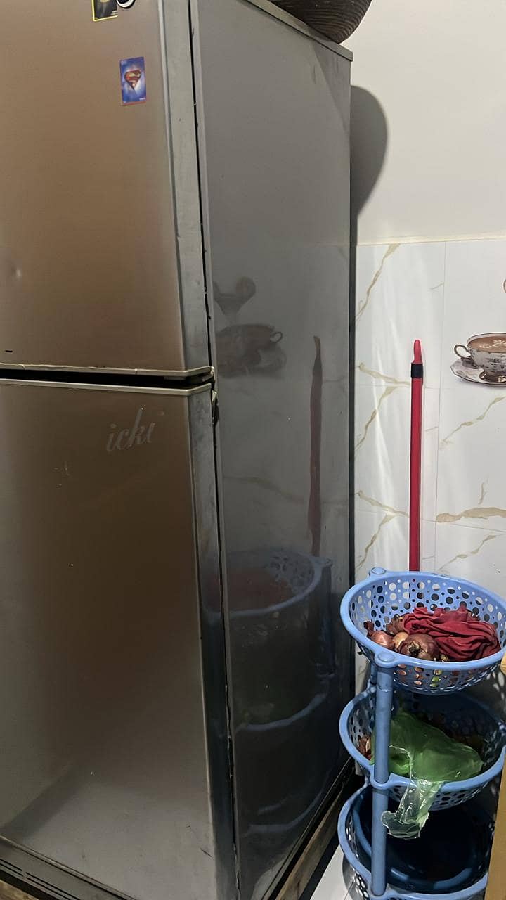 USED FRIDGE FOR SALE KOY MASLA NAHI NEW MODEL BUY YE AS LEYE SALE K 1