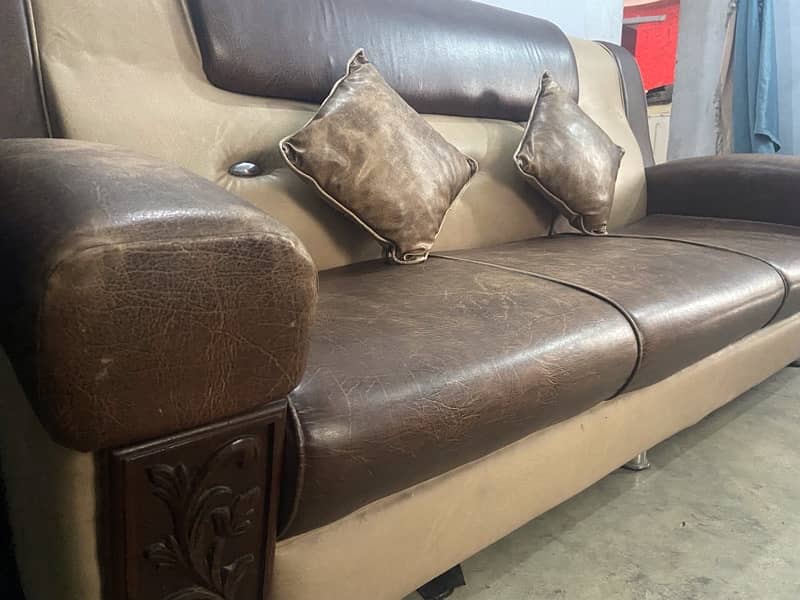 premium sofa 1 piece ,original leather , sofa for Marriage 1