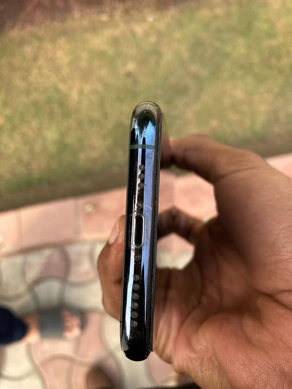 iphone 11 pro 64GB Factory unlock 9.5/10 1