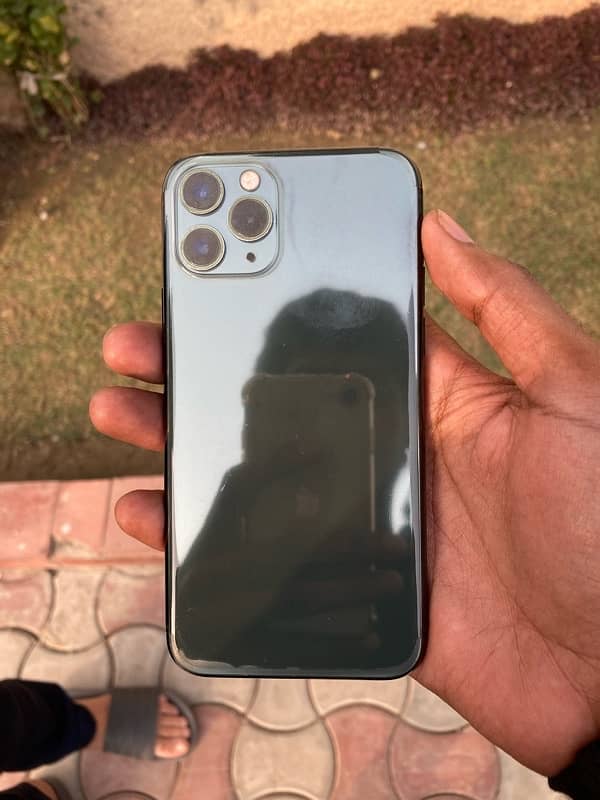 iphone 11 pro 64GB Factory unlock 9.5/10 2