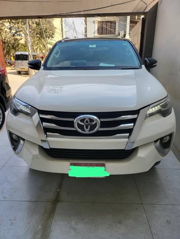 Toyota Fortuner 2017 V 2.7 Petrol 4x4 0