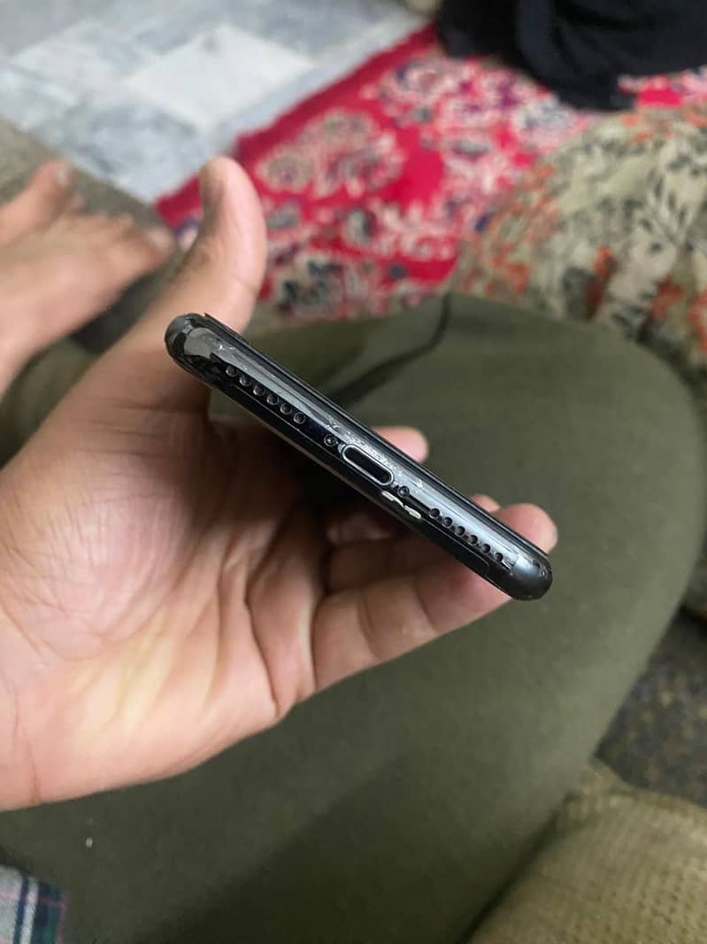 Iphone X 8/10 Condition with warranty 1