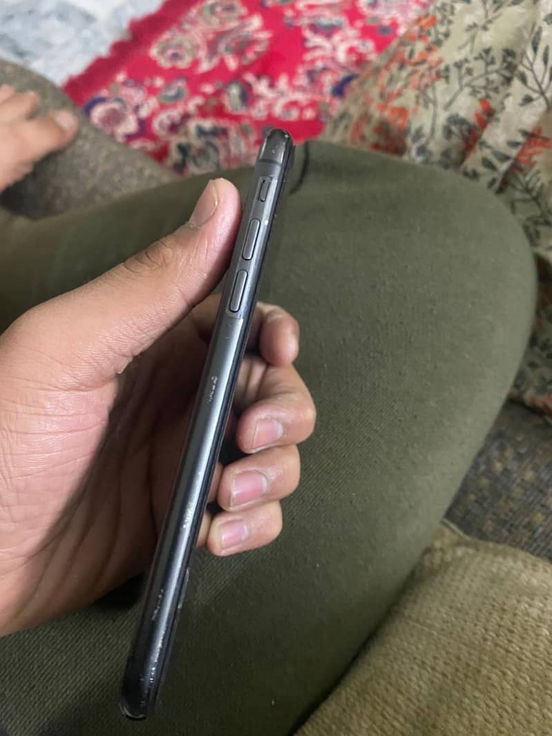 Iphone X 8/10 Condition with warranty 3