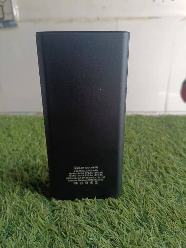 Super Fast Charging Power bank Black Colour 3