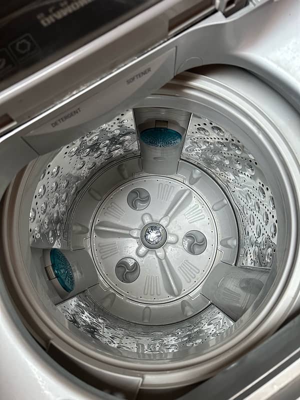 LG  automatically washing machine . 1