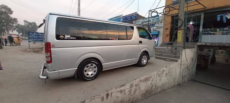 Toyota Hiace 2006 3