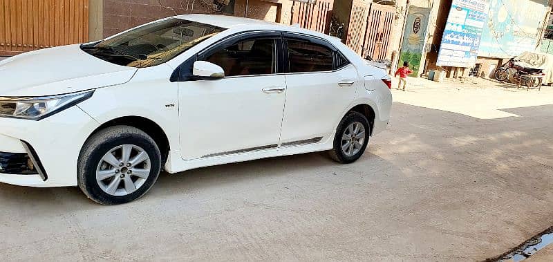 Toyota Corolla Altis 2015/2016 10