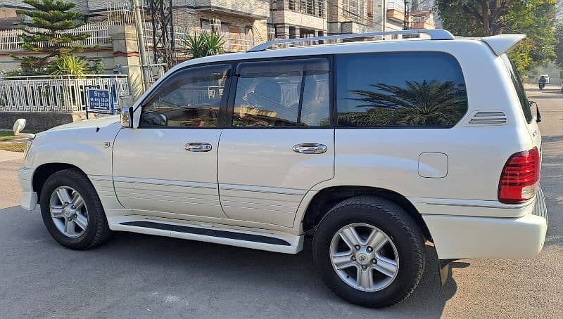 Toyota Land Cruiser 2003 Cygnus 4.6 Full Option 2