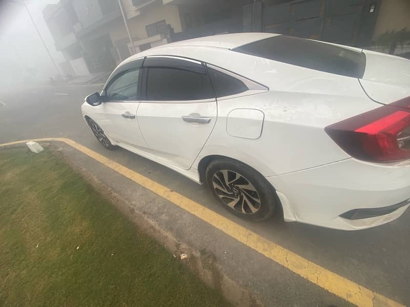 Honda Civic Oriel 2017 6