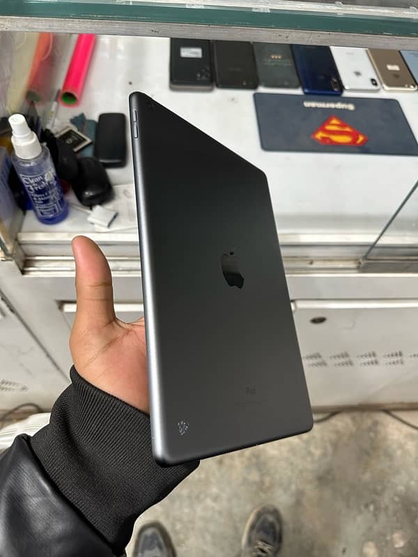 ipad 9Th Generation (64GB) 4