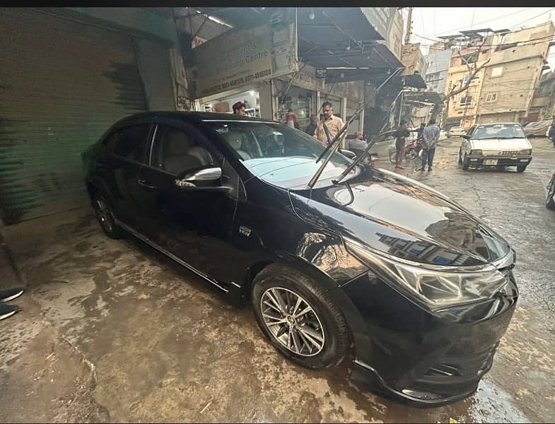 Toyota Corolla altis 1.8 manual transmission  model 2015 8