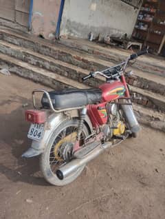 Qaidi Number 804 Yamaha 100CC Model 2007