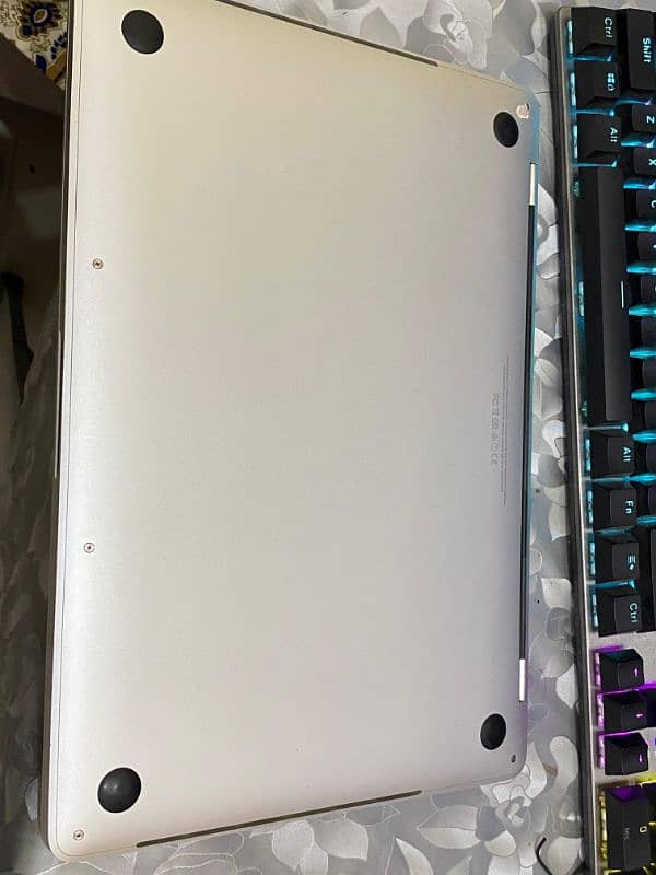 macbook pro 2016.512gb with touch bar 6