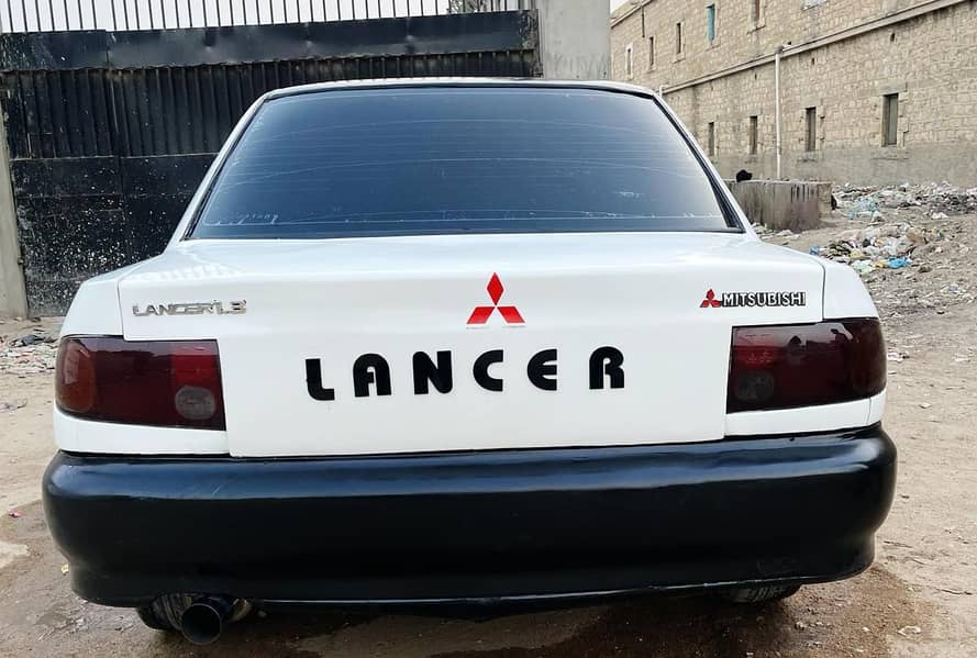 Mitsubishi Lancer 1992 5