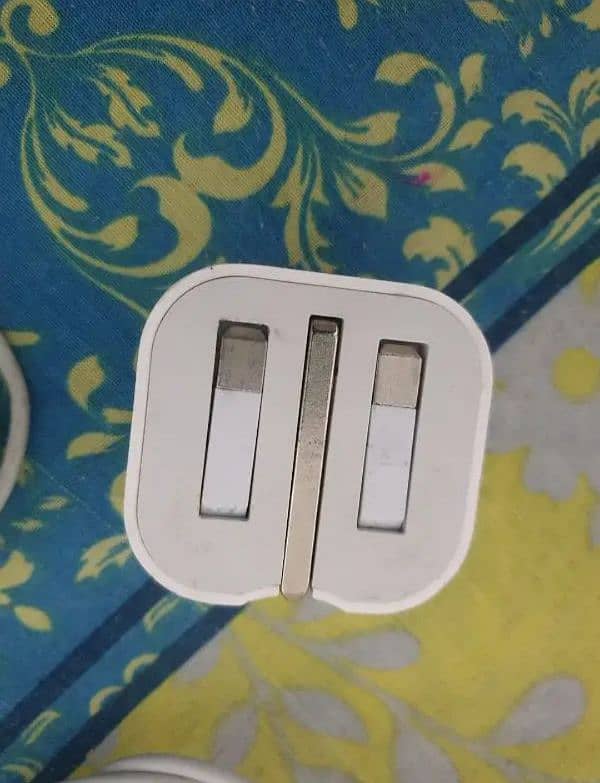 IPhone charger 0