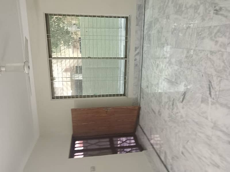 10 MARLA LOWER PORTION FOR RENT IN ALLAMA IQBAL TOWN RAVI BLOCK LAHORE 2