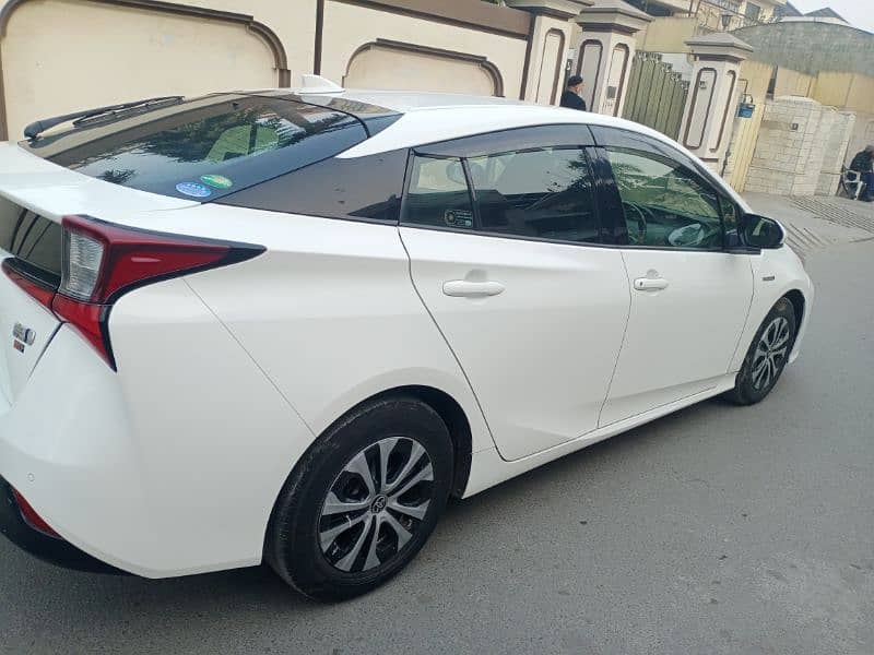 Toyota Prius 2019 (03247607332) 3