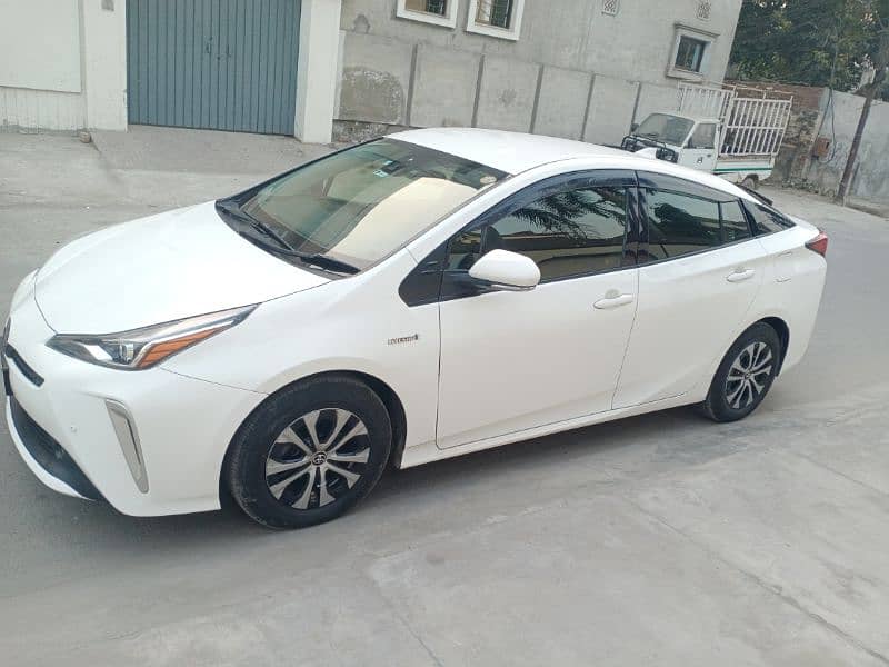 Toyota Prius 2019 (03247607332) 4