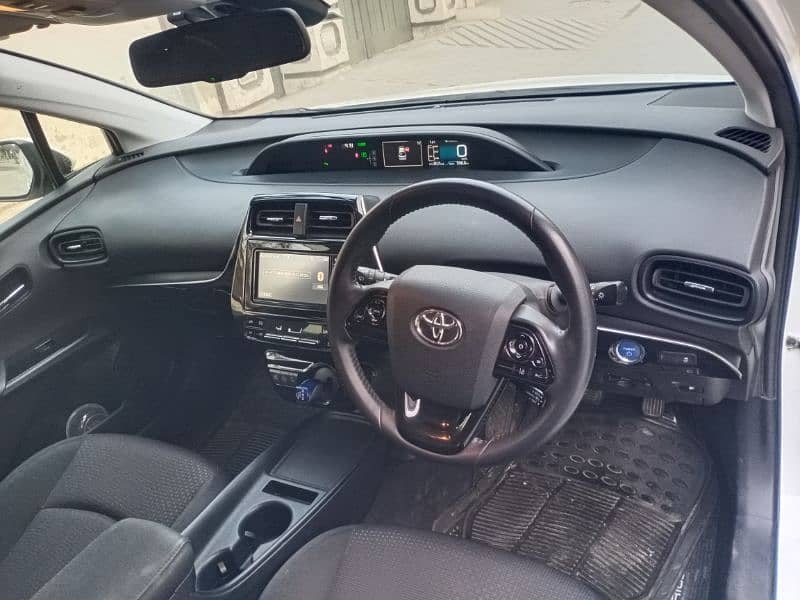 Toyota Prius 2019 (03247607332) 13