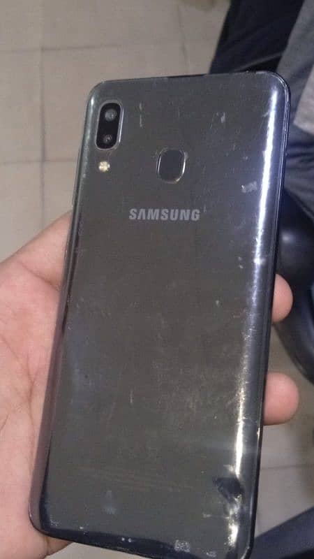 Samsung A20 Mobile 4