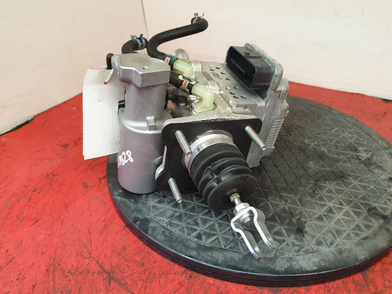 Toyota Yaris Aqua Axio Feilder Prius Hybrid ABS Pump 8