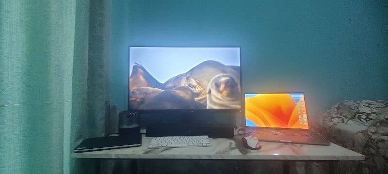 32 inch 4K Monitor 1