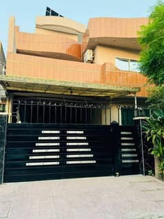 12 Marla Luxury 80 Feet Bungalow For Sale In JoharTown Lahore