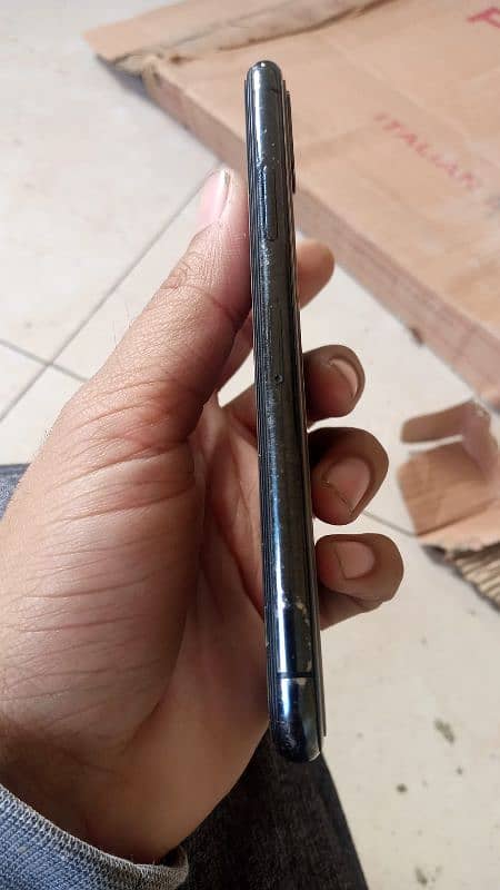 Iphone X PTA Proved 256 GB Black Color 4