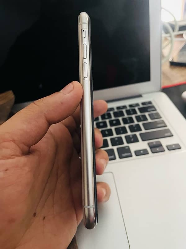 iPhone x 256 gb official pta approve 5