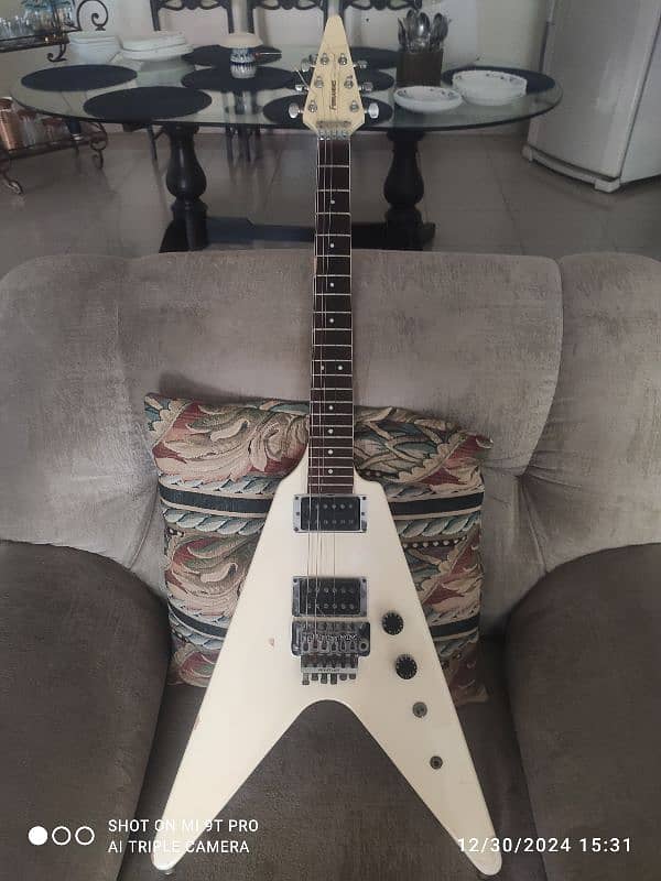 mooer ge 200 & Fernandes flying V MIJ 1