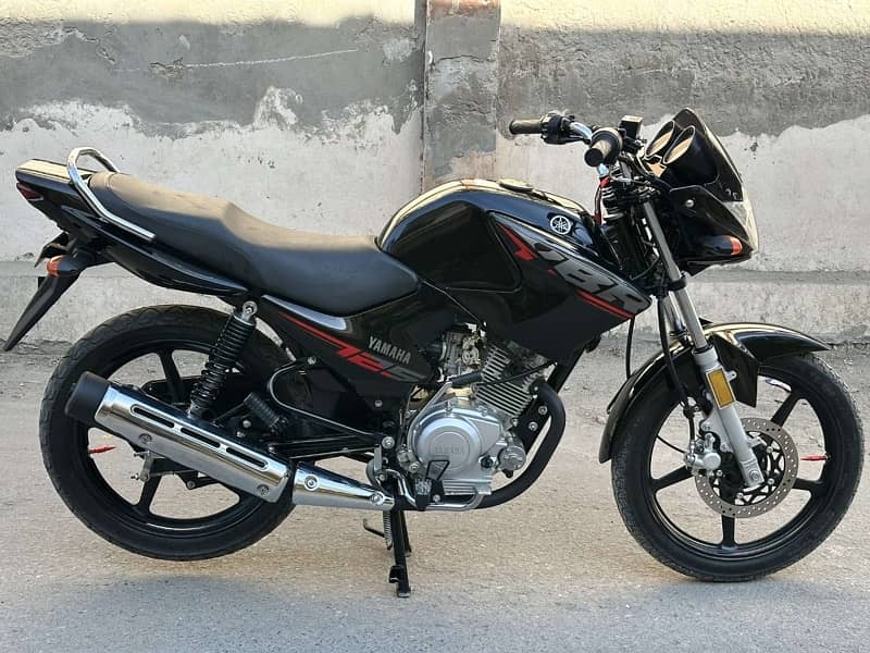 yamaha ybr 125 2024 black colour condition 10/10 5