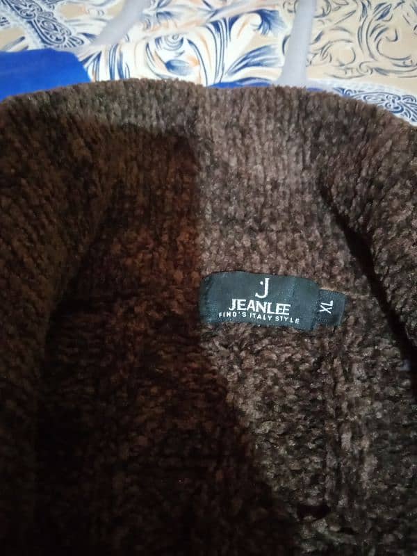 sweater and hoddy for sale baranded (j. ) barand 3