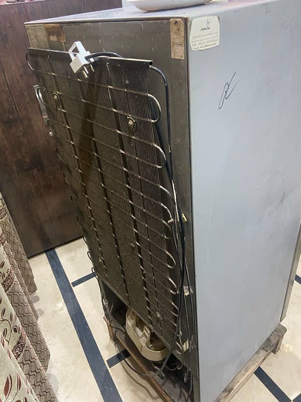 fridge in good condition and in affordable price. 0